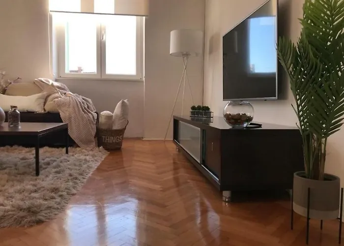 Cozy Solis-city Center