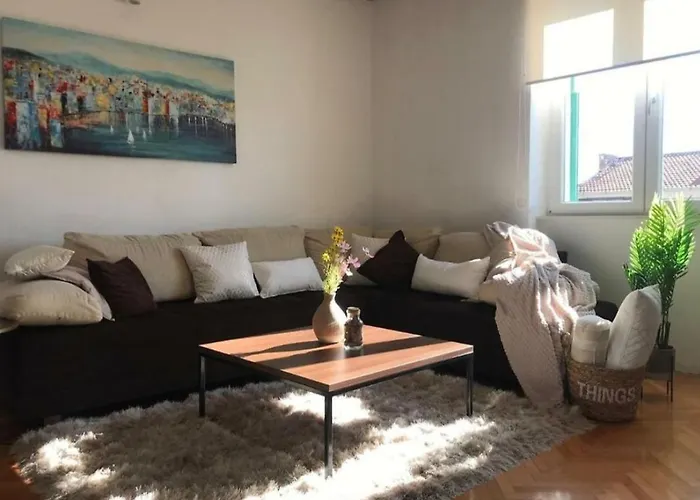 Cozy Solis-city Center Apartment Split